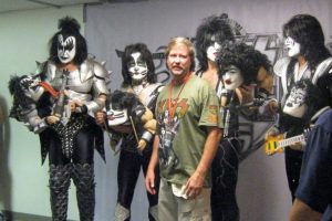 jeff presents hats to kiss